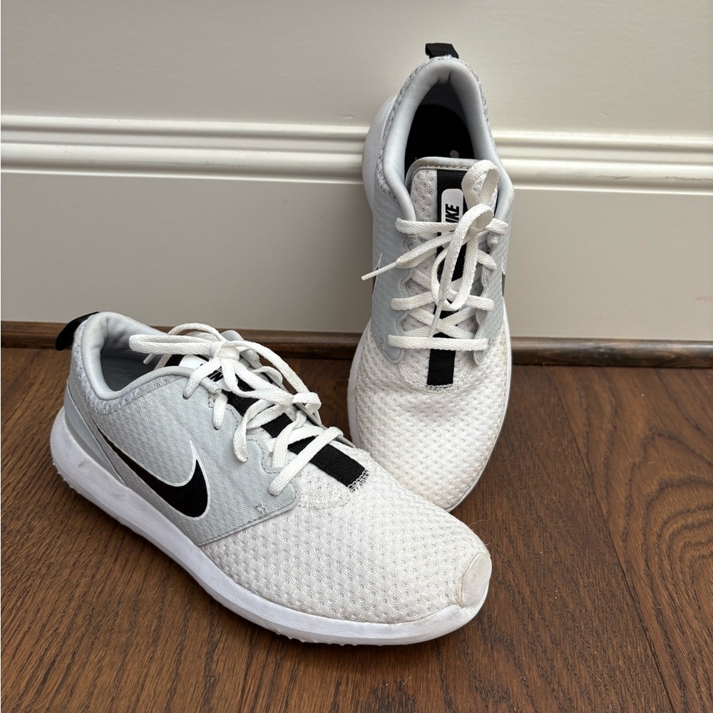 Nike White and Black Golf Shoes